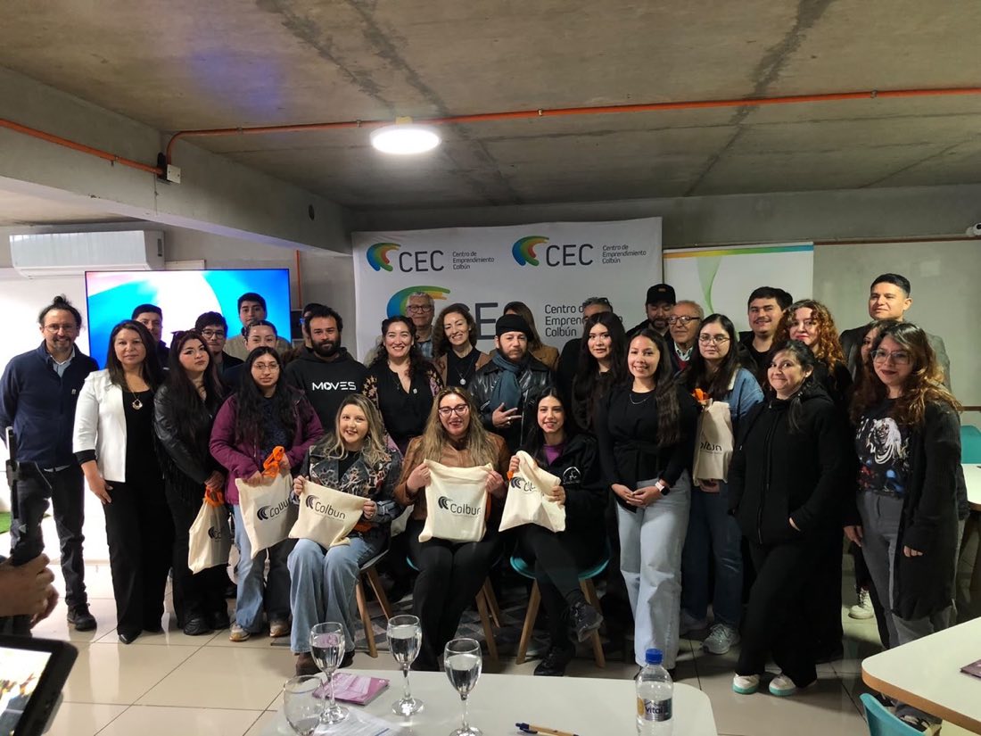 Laboratorio de la industria creativa del programa Energía para Emprendedores de Colbún en Coronel, foto 1