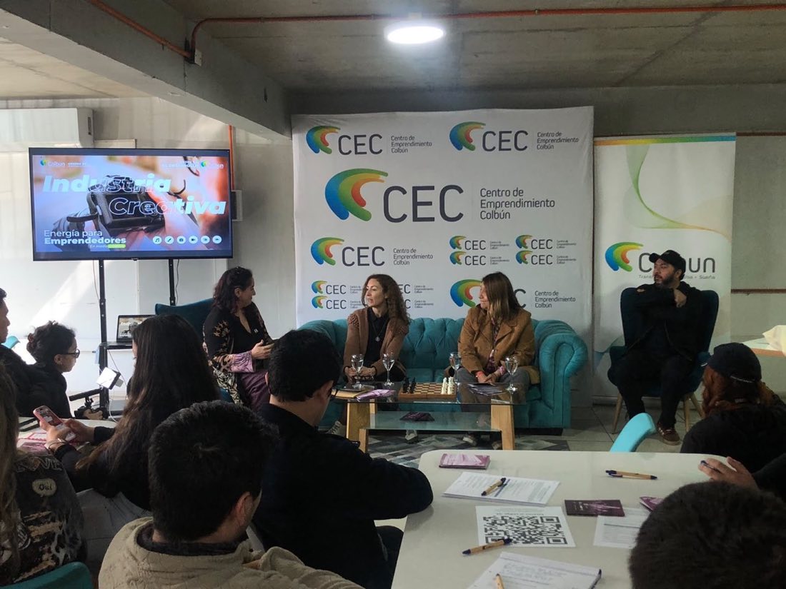Laboratorio de la industria creativa del programa Energía para Emprendedores de Colbún en Coronel, foto 2