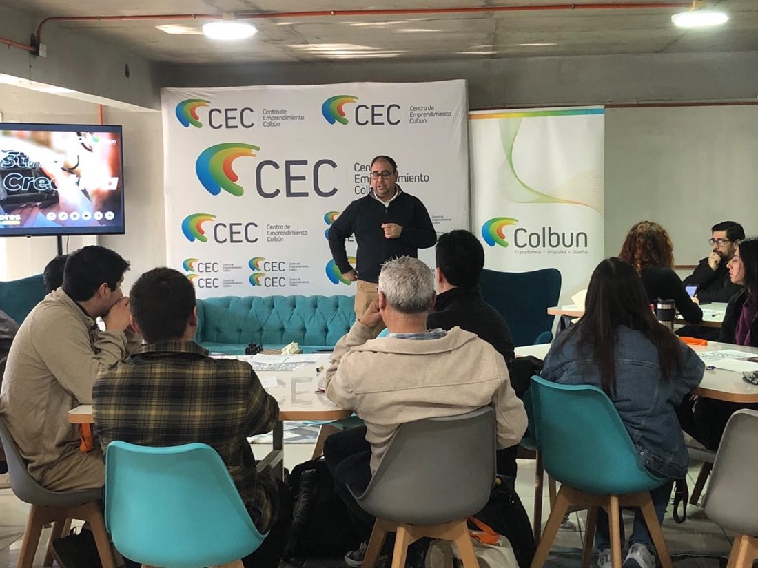 Laboratorio de la industria creativa del programa Energía para Emprendedores de Colbún en Coronel, foto 3