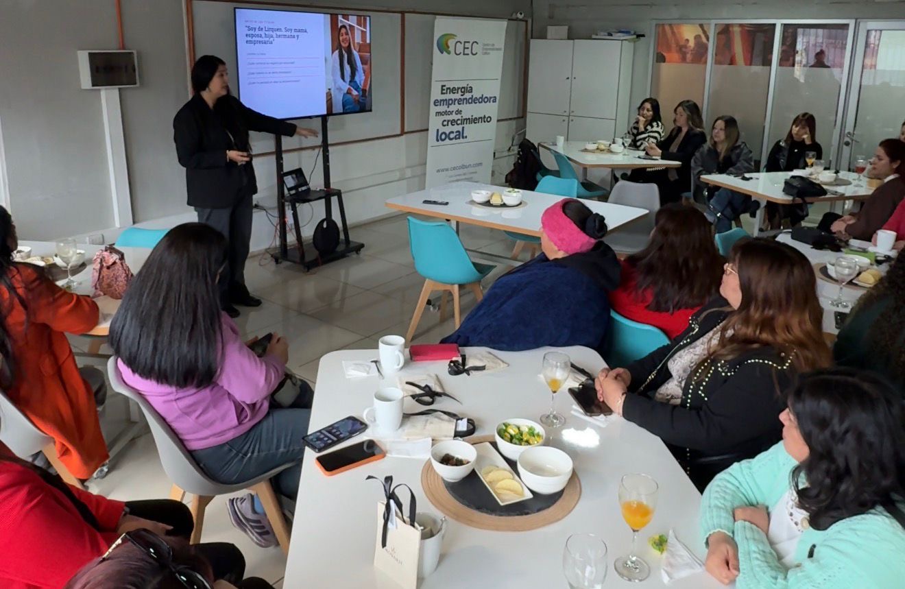 Celebración de los 6 años de "Yo Puedo: mujer emprendedora" en Coronel, foto 3